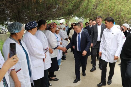 Заманбап стоматологиялык жабдуулар тапшырылды